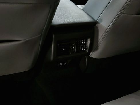 Used 2025 Toyota Camry SE w/ Convenience Package FWD image 28