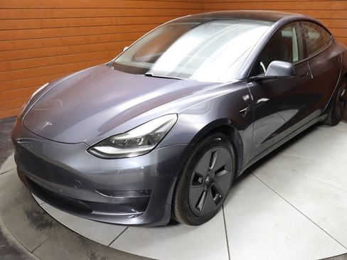 Used 2023 Tesla Model 3 Standard Range RWD image 6