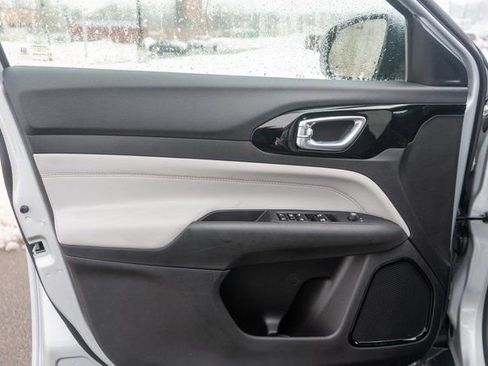 New 2026 Jeep Compass Limited image 11