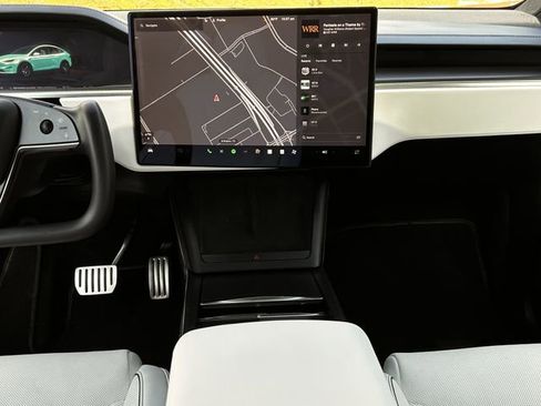 Used 2023 Tesla Model X Plaid image 17