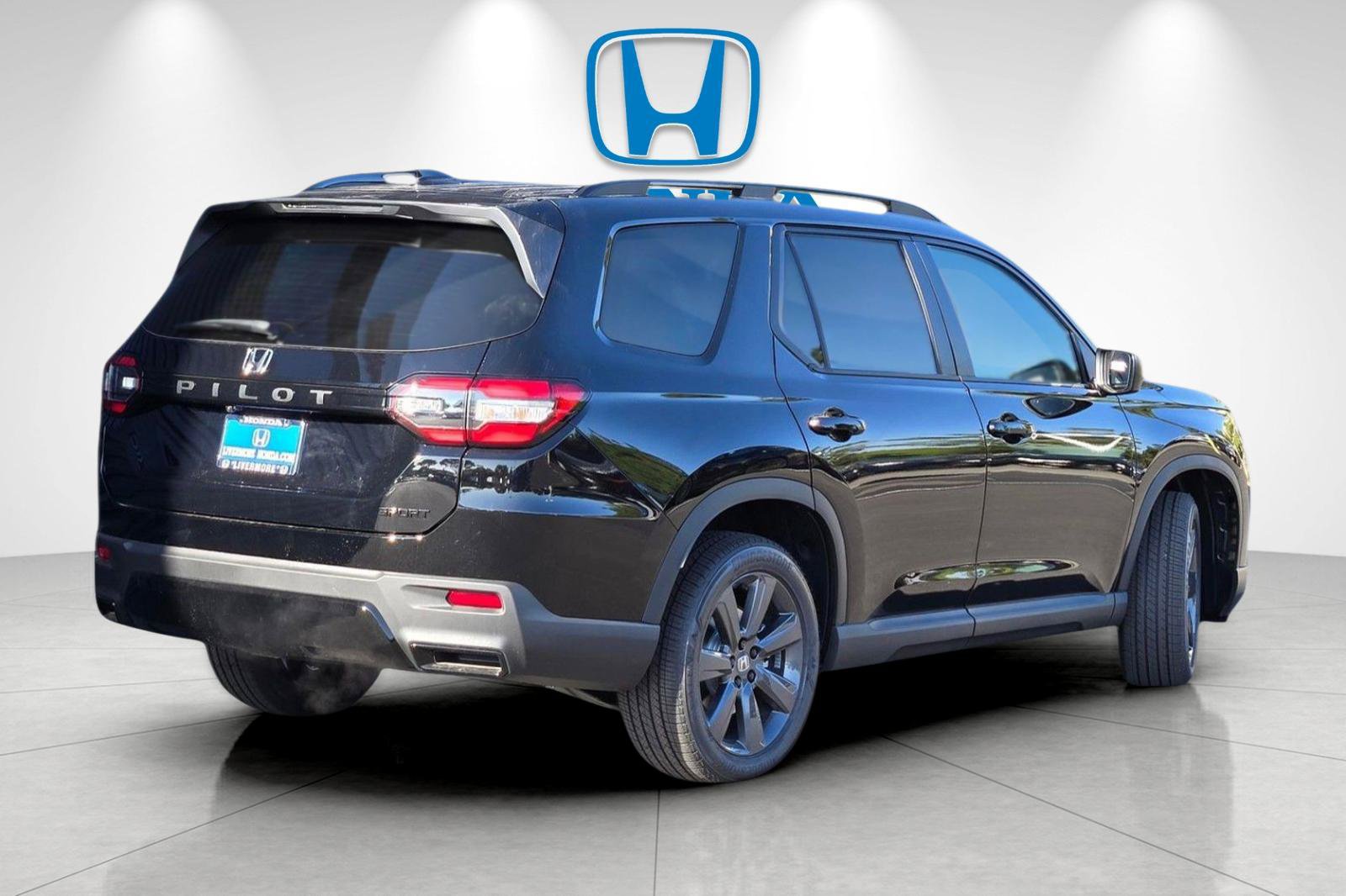 New 2026 Honda Pilot Sport image 6