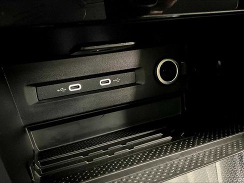 New 2025 Volkswagen Taos SE image 21