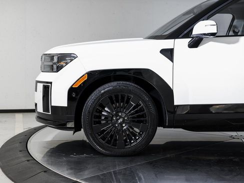 Used 2025 Hyundai Santa Fe Calligraphy image 11