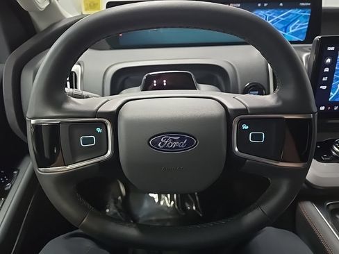 Certified 2025 Ford Expedition Active AWD/4WD image 24
