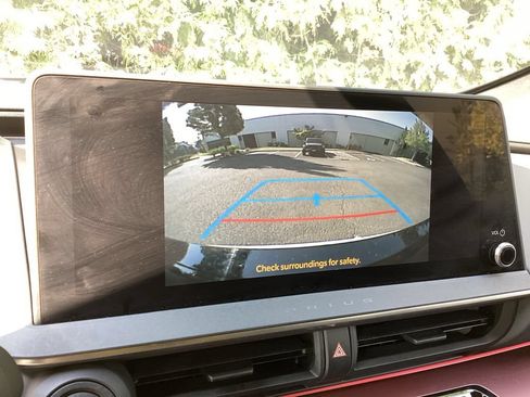 Used 2024 Toyota Prius Prime FWD image 15