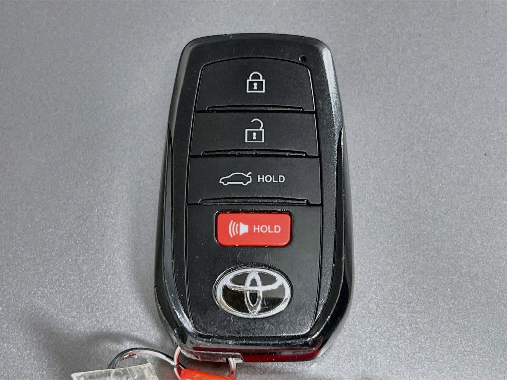 Used 2025 Toyota Camry SE FWD image 33