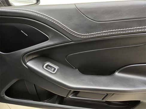 Used 2015 Aston Martin Vanquish Volante image 24