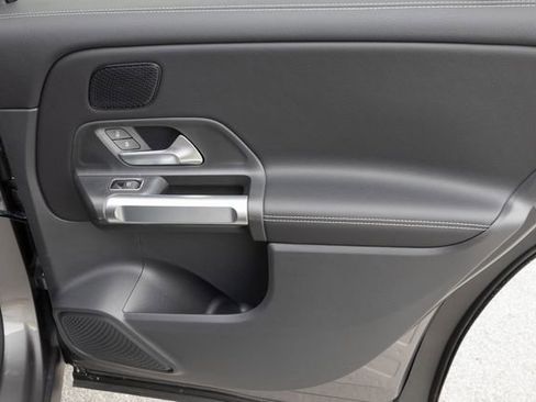 New 2026 Mercedes-Benz GLB 250 4MATIC image 18