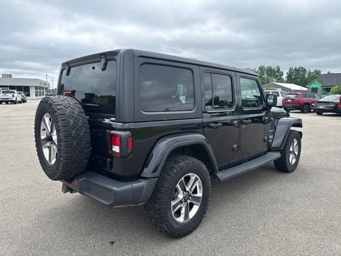 Used 2018 Jeep Wrangler Unlimited Sahara AWD/4WD image 5