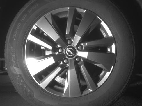 Used 2025 Nissan Pathfinder SV image 15