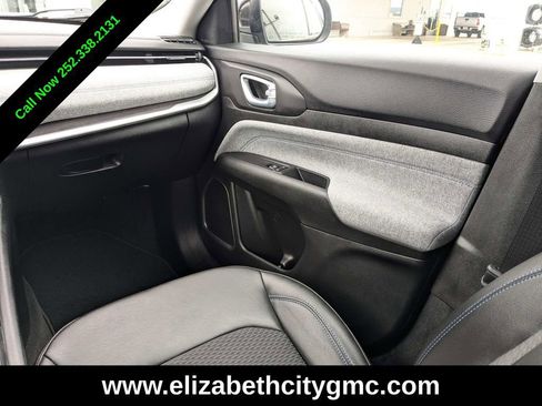 Used 2022 Jeep Compass Latitude image 18