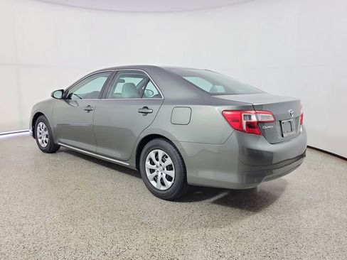 Used 2014 Toyota Camry LE image 7
