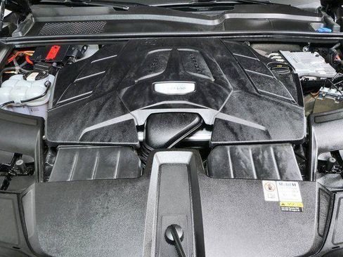 Certified 2023 Porsche Cayenne Platinum Edition AWD/4WD image 36