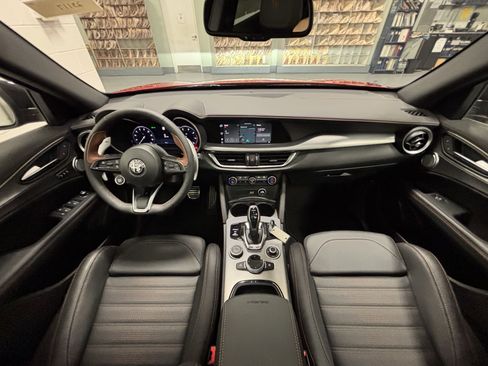 New 2025 Alfa Romeo Stelvio Sprint image 15