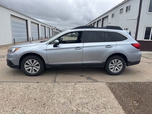Used 2016 Subaru Outback 2.5i Premium AWD/4WD image 3