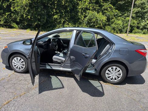 Used 2014 Toyota Corolla L FWD image 18