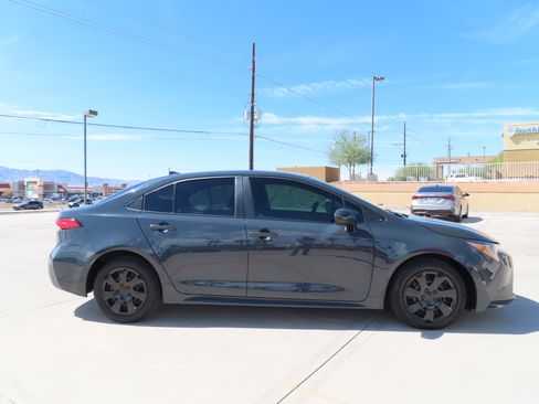 Used 2023 Toyota Corolla LE FWD image 7