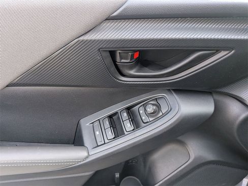 Used 2024 Subaru Crosstrek 2.0i Premium image 11