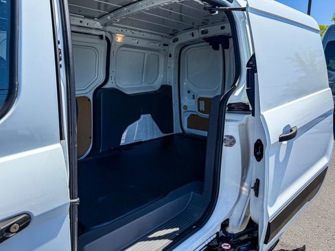 Used 2023 Ford Transit Connect XL FWD image 18