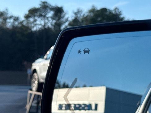 Used 2018 Chevrolet Tahoe Premier image 35