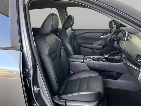 Certified 2026 Nissan Rogue SV w/ SV Premium Package FWD image 9