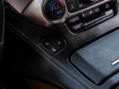 Used 2019 GMC Yukon XL Denali w/ Denali Ultimate Package image 27