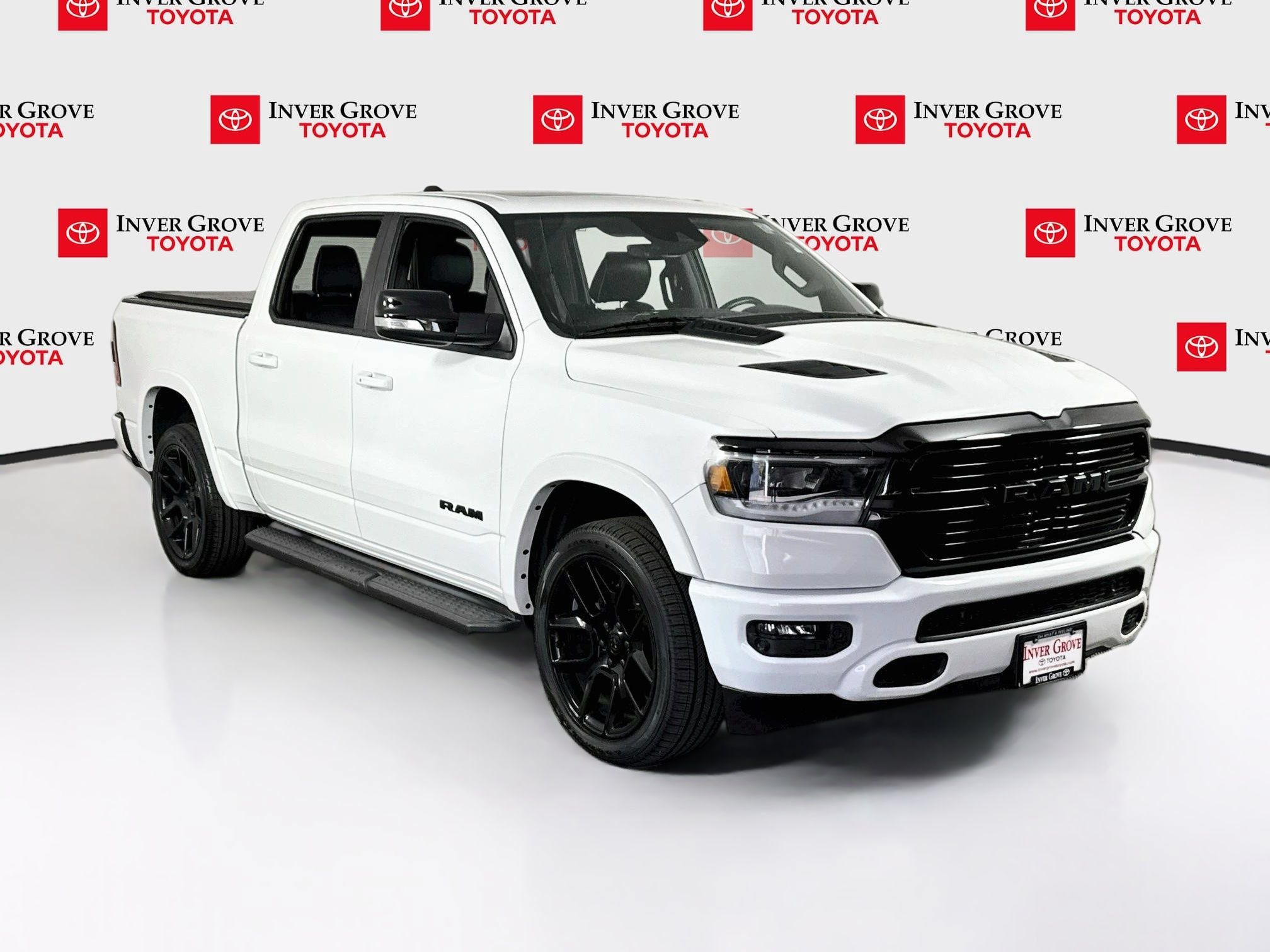 Used 2021 RAM 1500 Laramie w/ Night Edition AWD/4WD image 3