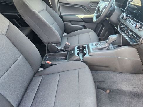 Used 2024 Chevrolet Colorado W/T RWD image 13
