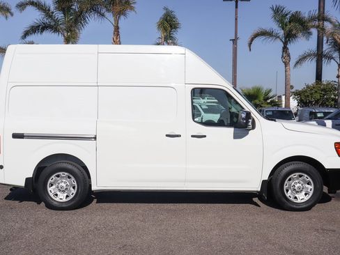 Used 2018 Nissan NV 2500 SV w/ Navigation Package image 10