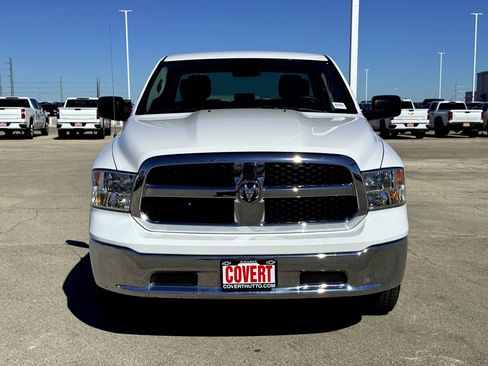 Used 2024 RAM 1500 Classic SLT image 3