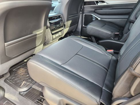 New 2026 Jeep Grand Wagoneer Limited AWD/4WD image 21