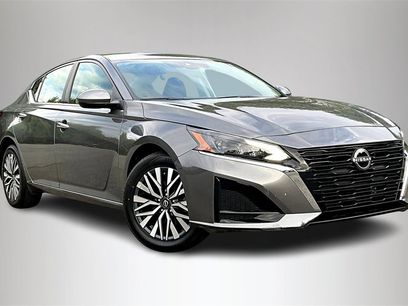 Used 2023 Nissan Altima 2.5 SV
