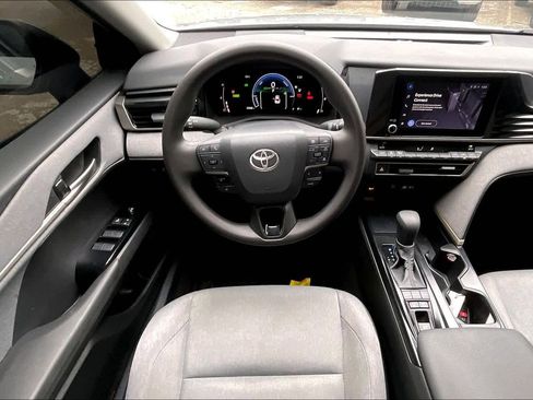 Used 2025 Toyota Camry LE FWD image 6
