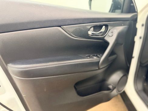 Used 2014 Nissan Rogue SL w/ SL Premium Package image 11