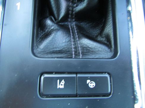 Used 2015 Ford F150 Platinum w/ Equipment Group 701A Luxury image 39