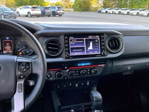 Certified 2023 Toyota Tacoma TRD Off-Road w/ Technology Package AWD/4WD image 6