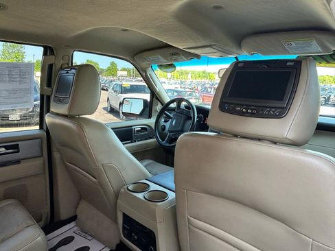 Used 2015 Ford Expedition EL XLT w/ Equipment Group 202A RWD image 18