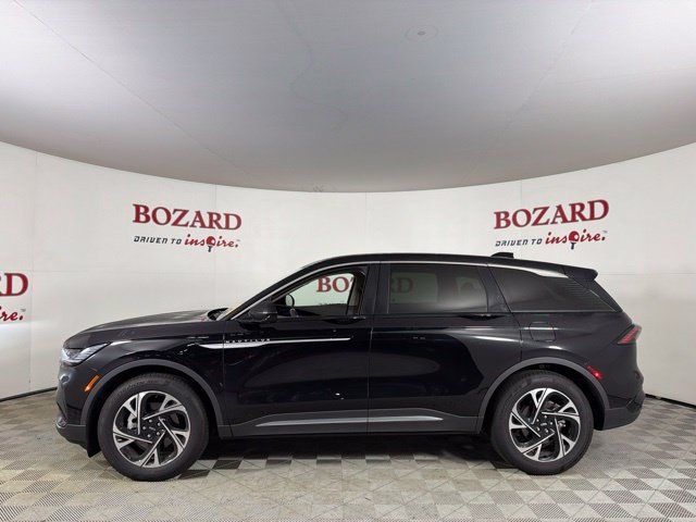 Used 2025 Lincoln Nautilus Premier AWD/4WD image 8