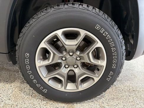 Used 2021 Jeep Cherokee Trailhawk w/ Sun, Sound & Nav Group image 40