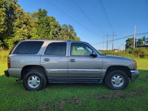 Used 2002 GMC Yukon SLE w/ Off-Road Suspension Pkg image 2