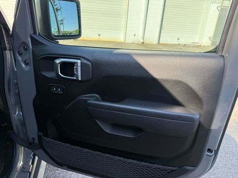 Used 2023 Jeep Wrangler Sport S image 12