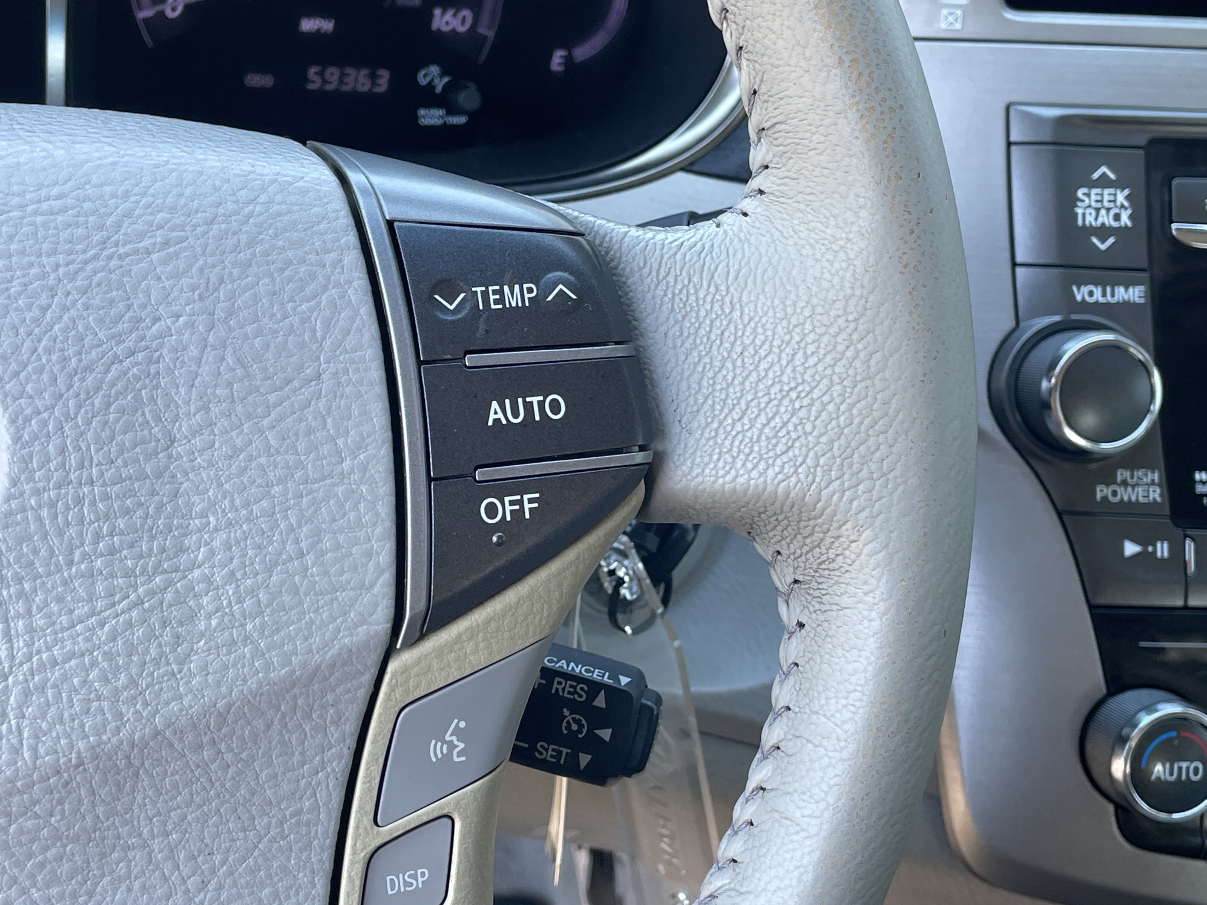 Used 2011 Toyota Avalon FWD image 19