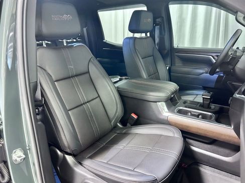 Used 2026 Chevrolet Silverado 1500 High Country AWD/4WD image 21