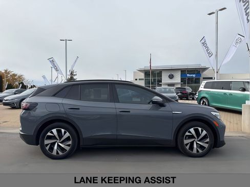 Used 2023 Volkswagen ID.4 Pro image 3
