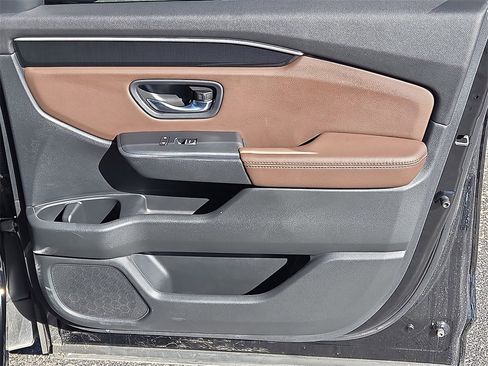 Used 2025 Honda Pilot Elite image 14