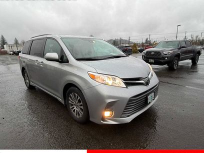 Used 2018 Toyota Sienna XLE