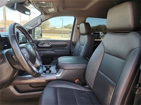 Certified 2025 Chevrolet Silverado 2500 LTZ w/ LTZ Convenience Package image 14