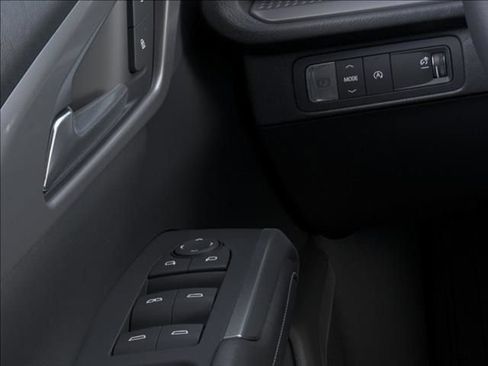 New 2026 Chevrolet Traverse LT w/ Driver Confidence Package FWD image 25