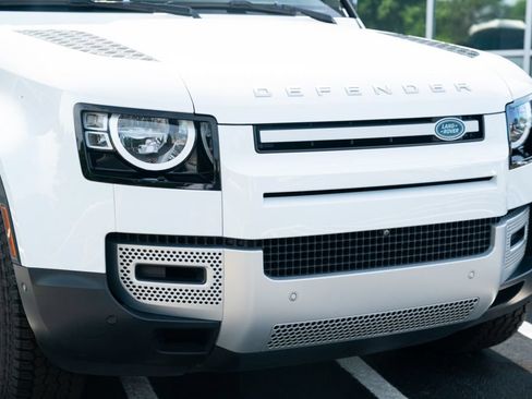 Used 2022 Land Rover Defender 90 S AWD/4WD image 5