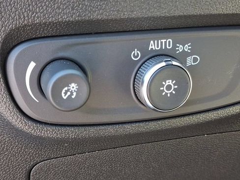 Used 2025 Buick Encore GX Avenir w/ Avenir Convenience Package AWD/4WD image 26